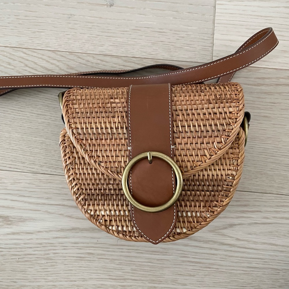 Wicker shoulder bag